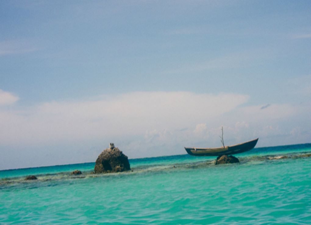 Sensasi Mengapung di‘Laut Mati’ Indonesia