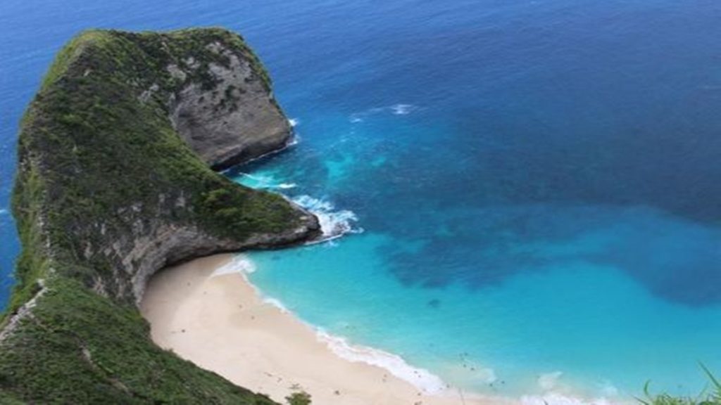 6 Tempat Wisata Nusa Penida yang Dikunjungi