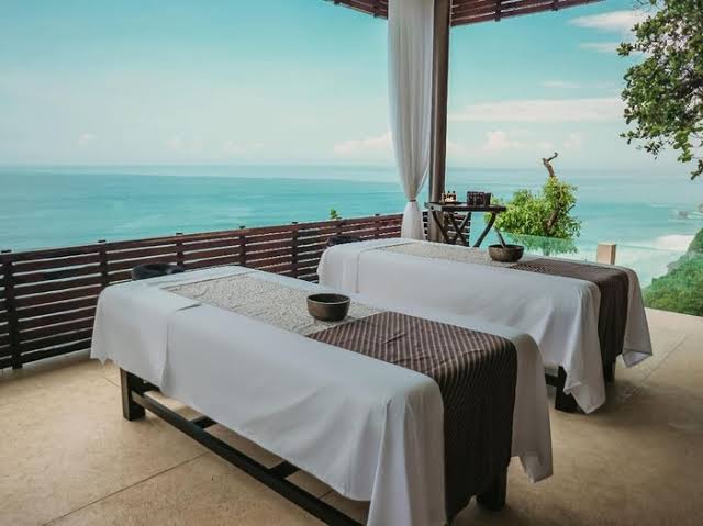 Sensasi Spa diBibir Tebing Uluwatu Bali