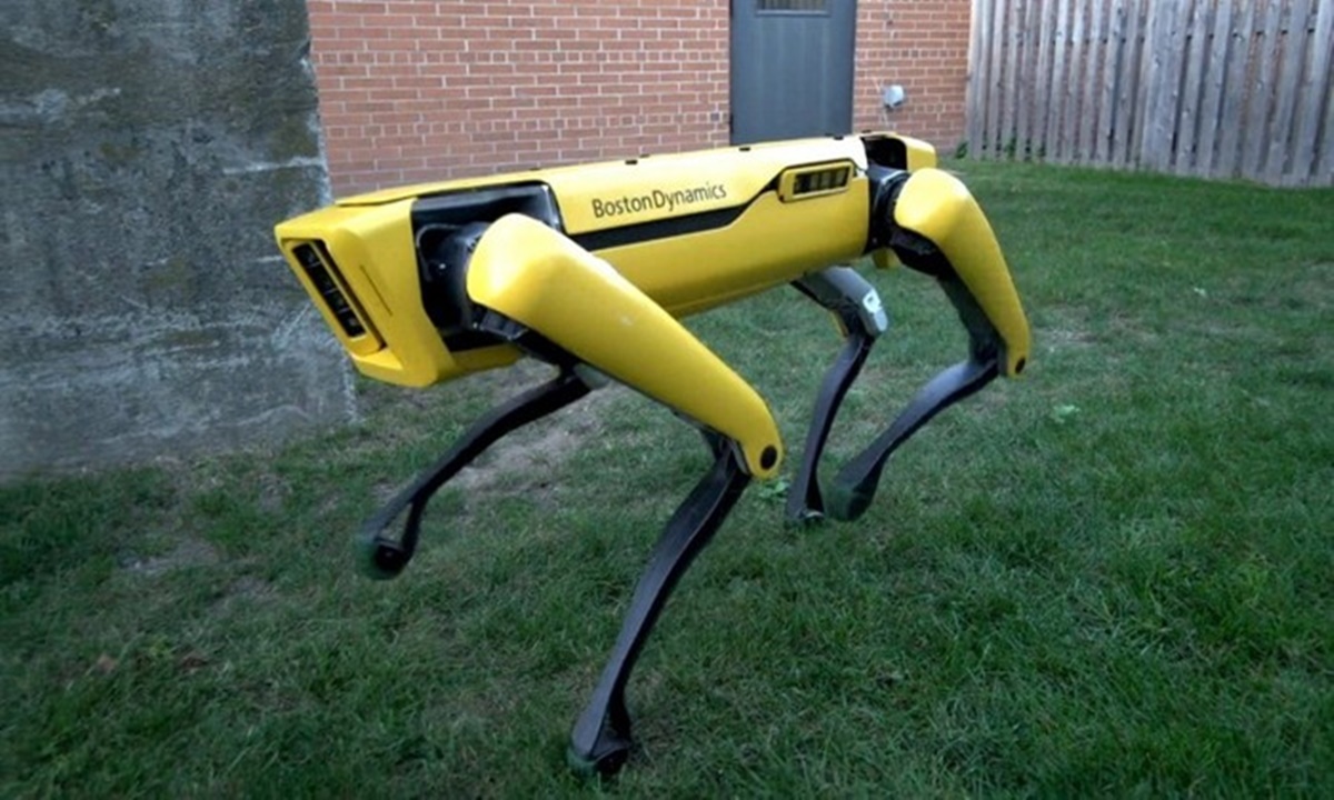 Robot Anjing Hyundai Senilai Rp 12 Triliun