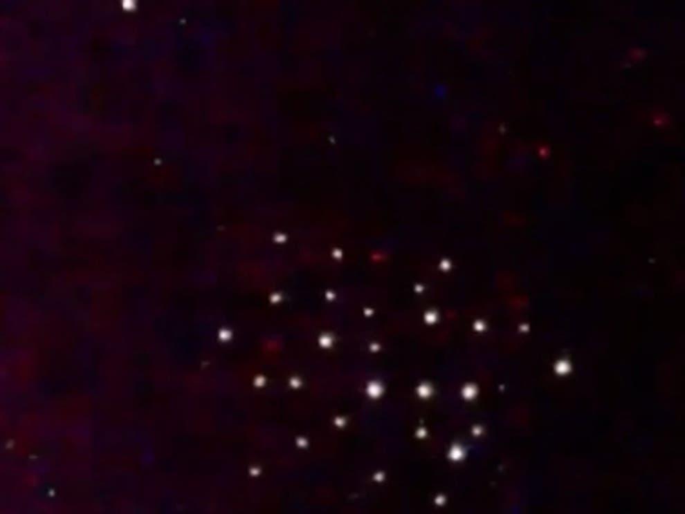 Cahaya Misterius Muncul di Langit, Netizen Menduga UFO