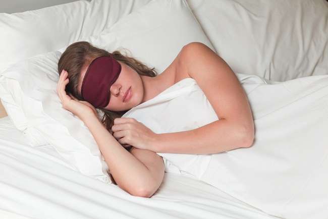 Viral Dokter di TikTok Melarang Tidur Telanjang