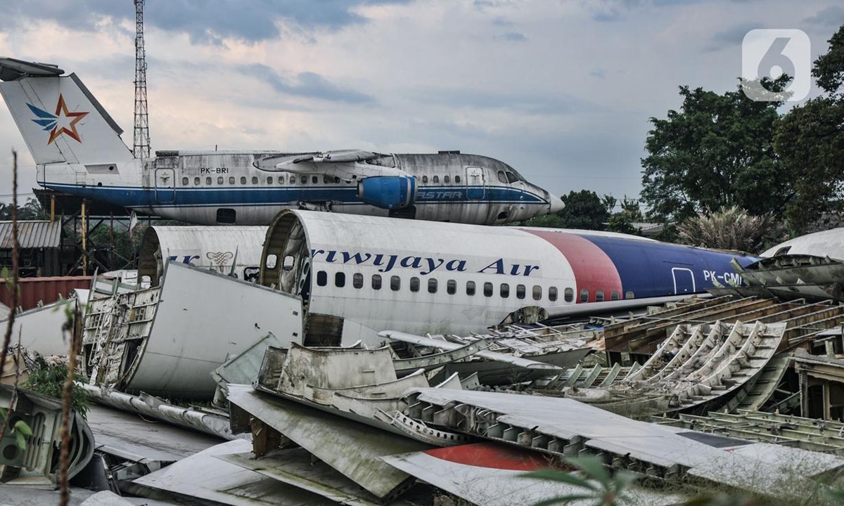 Fakta Kuburan Pesawat DiJalan Parung Bogor