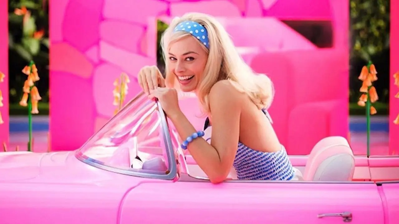 Potret Margot Robbie Berperan Sebagai Barbie Menjadi Sorotan