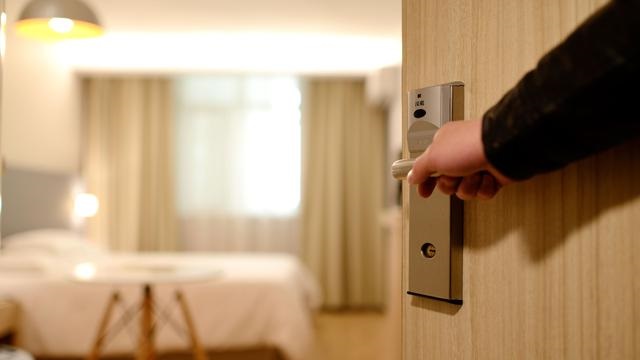 Temukan Kamera Tersembunyi Dalam Kamar Mandi Saat Menginap di Hotel