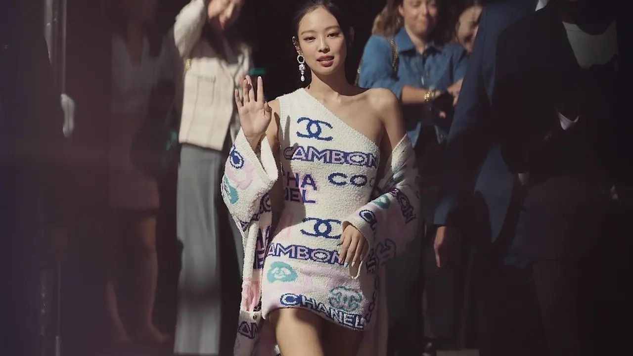 Paris Fashion Week 2023 dipenuhi Pesohor Dunia Tak Terkecuali Dengan Jennie BLACKPINK